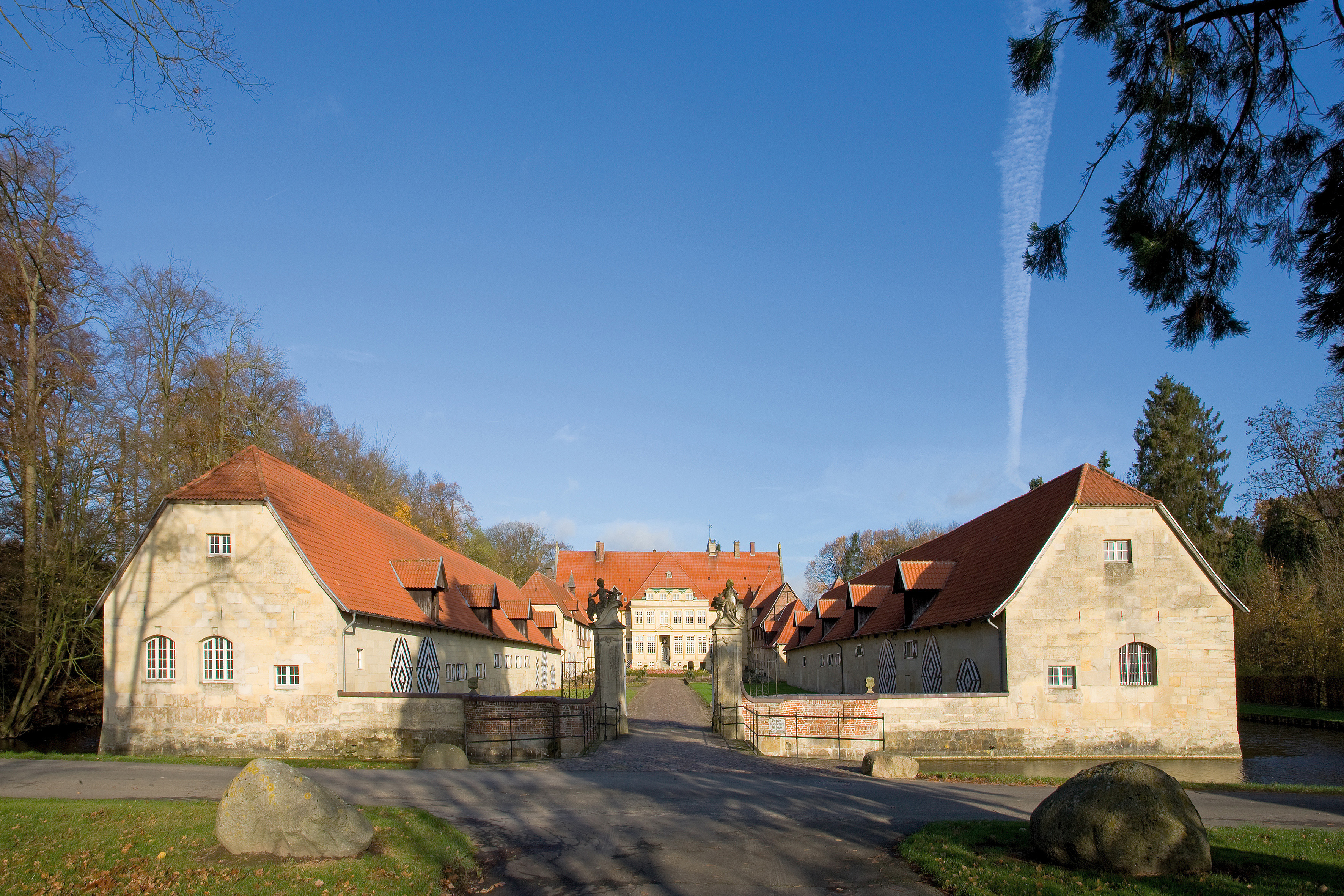 Haus Havixbeck mit Brücke und südlicher Abschlussmauer