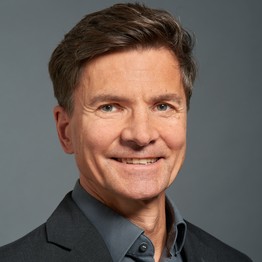 Porträt Bernhard Flüge