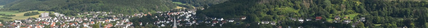 Blick vom Osterbergweg auf die Stadt Lügde mit ihrem historischen Stadtkern